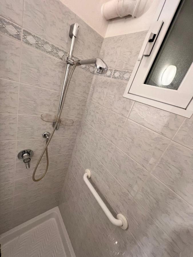 Savona Casa Vacanze Vicino Mare 3 Minuti Wifi Exterior photo