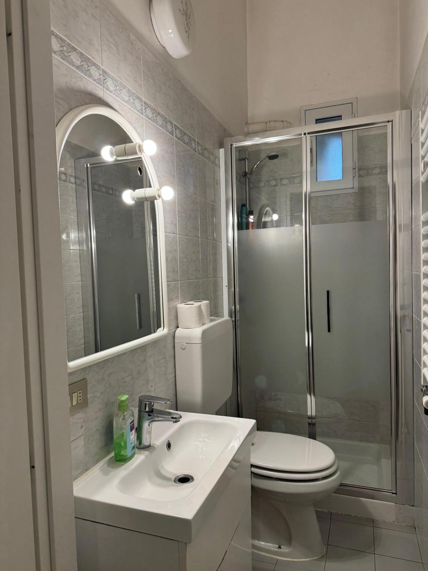 Savona Casa Vacanze Vicino Mare 3 Minuti Wifi Exterior photo